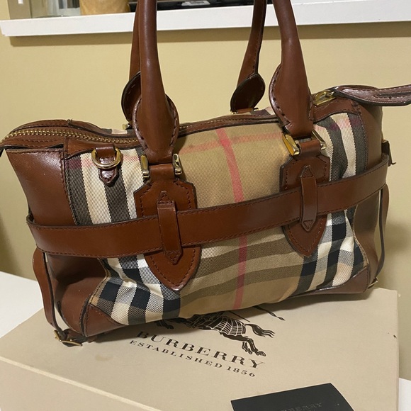 Collectors Burberry Lam skin Hobo Equestrian Purse - Picture 4 of 6